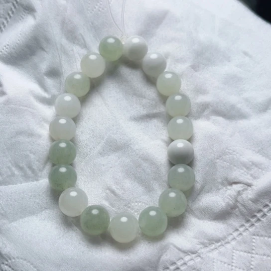 未镶嵌独山玉手链相***己