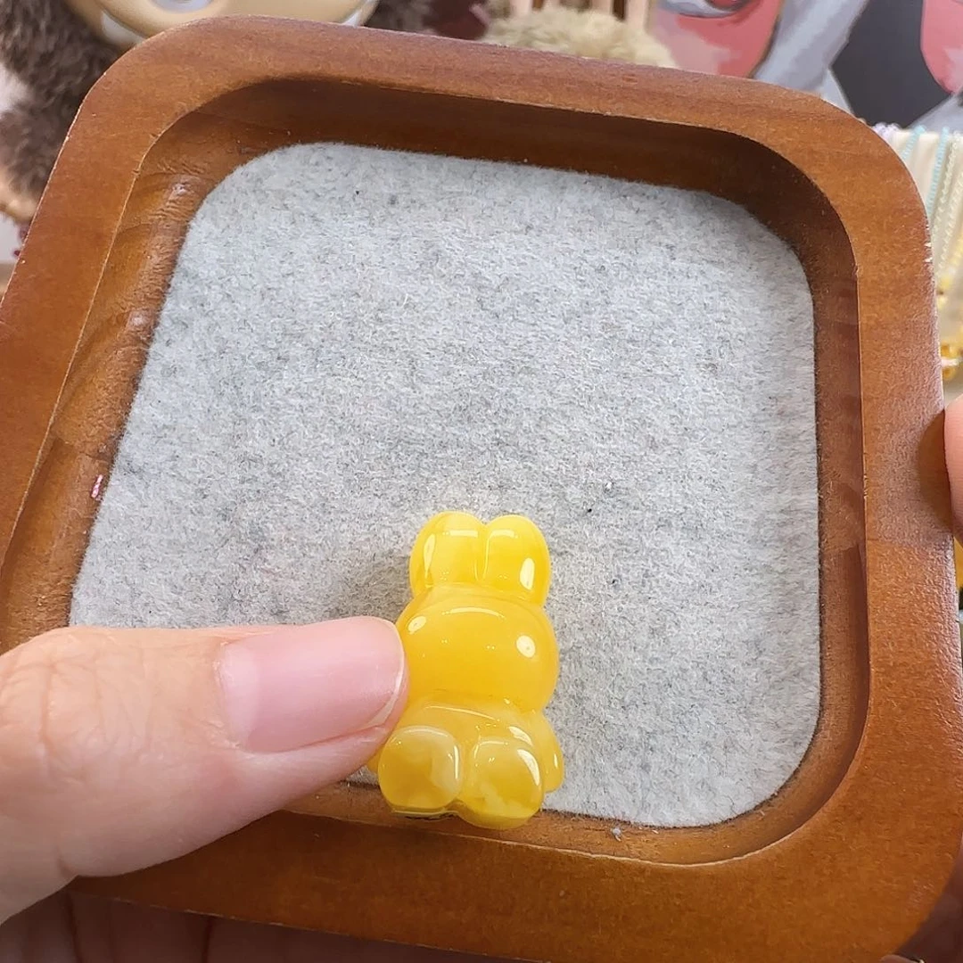 琥珀珠宝奇石未镶嵌?***。
