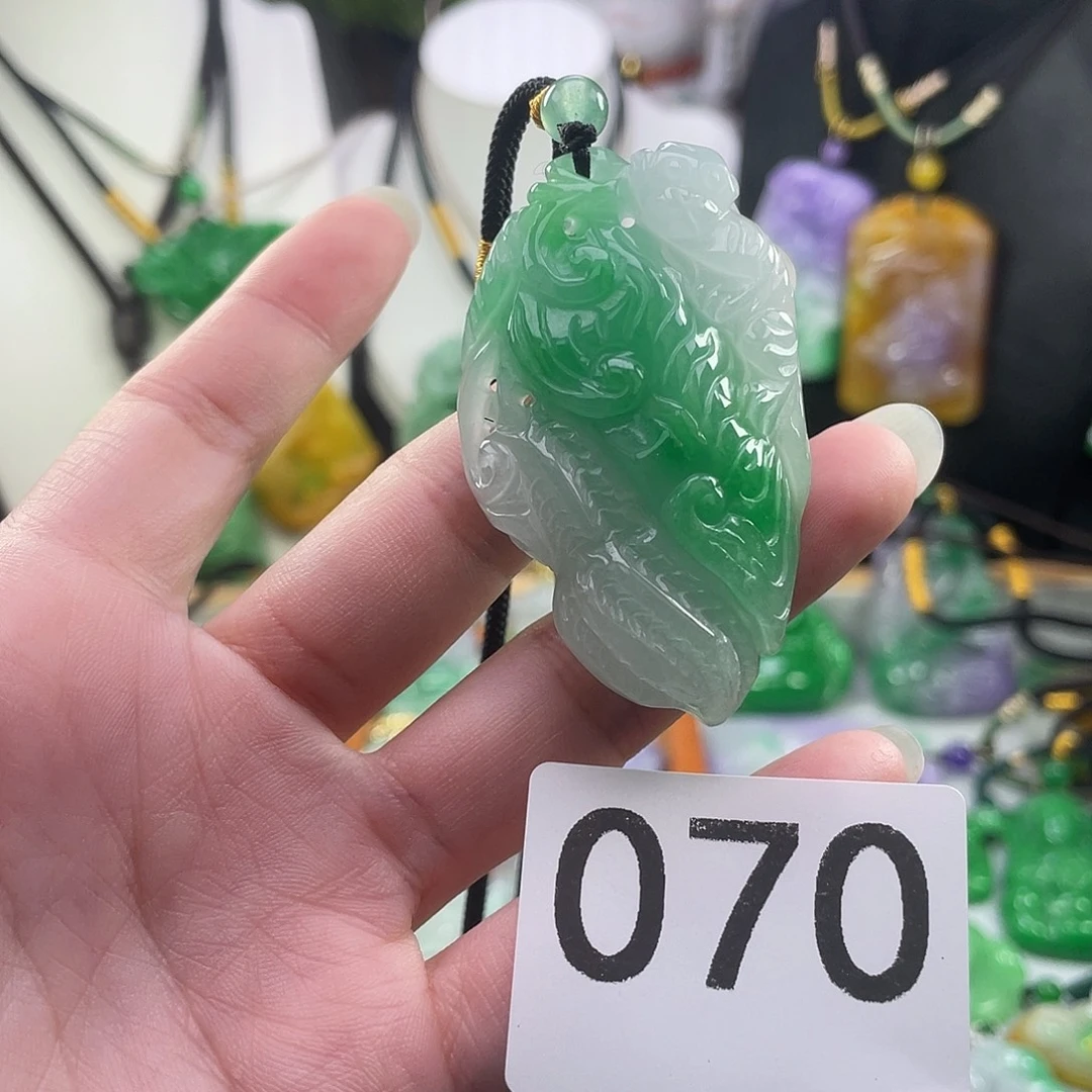 吊坠(赠链)未镶嵌翡翠