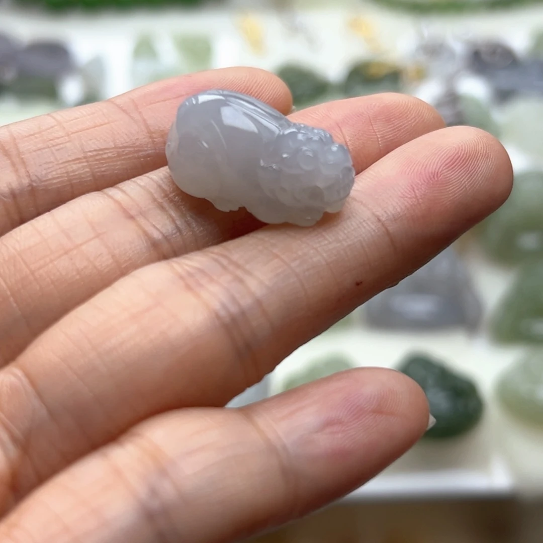 和田玉未镶嵌颈饰张***?