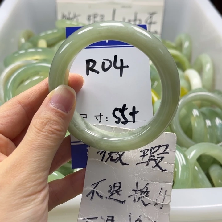 岫玉未镶嵌手镯手镯
