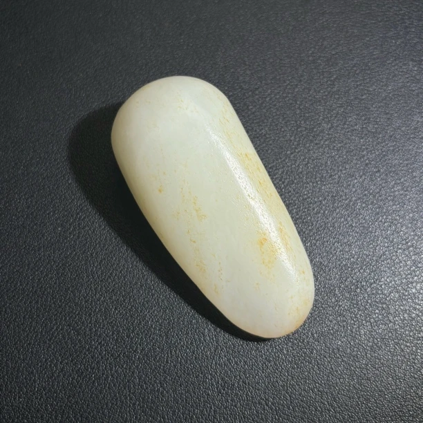 旧藏和田玉原石把件 90250