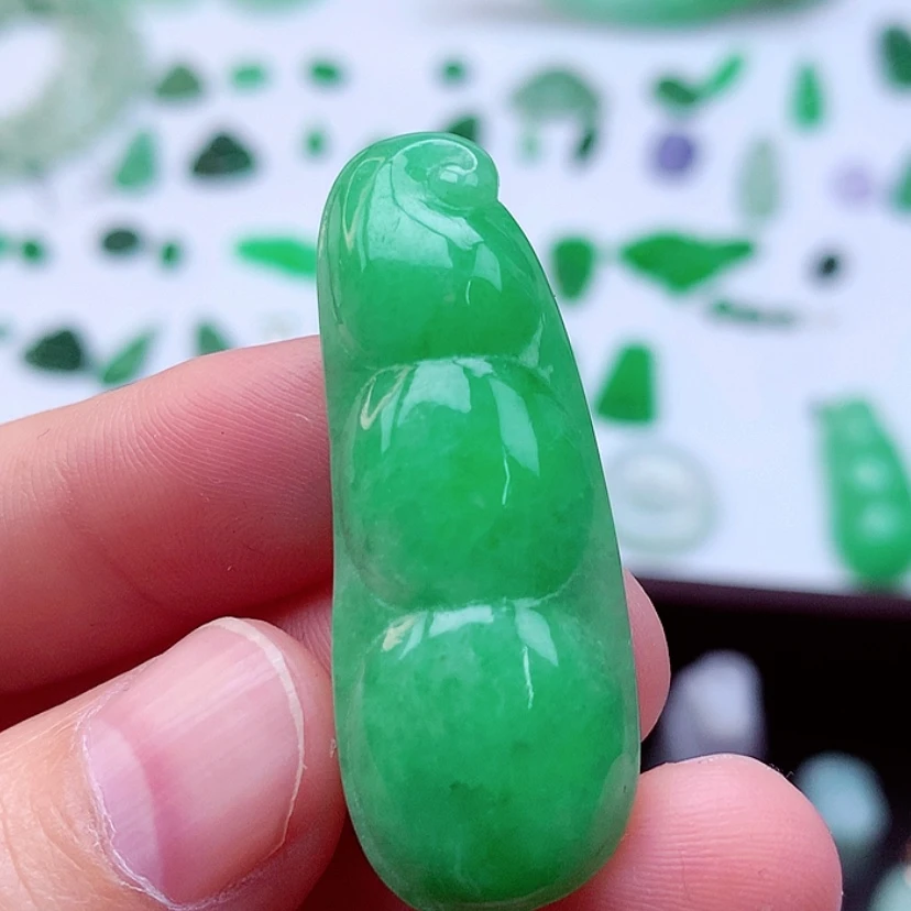 【闪购商品】吊坠(不含链)未镶嵌翡翠满绿福豆
