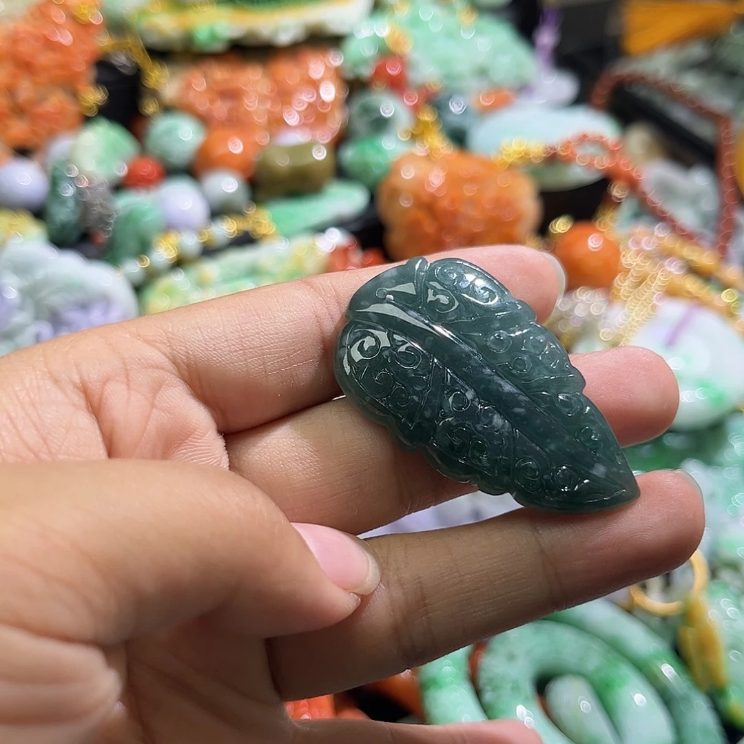 颈饰未镶嵌翡翠待编织