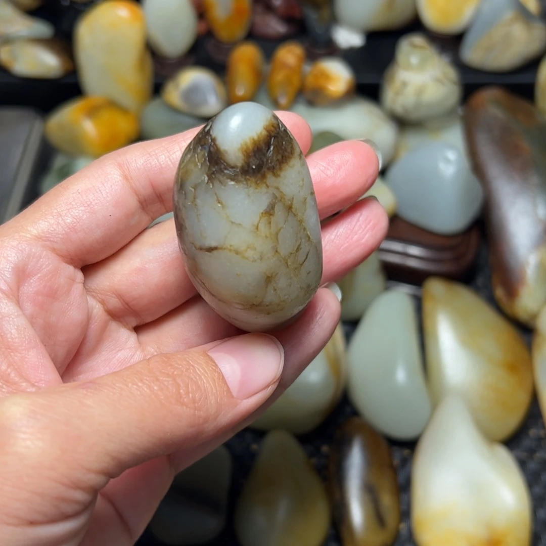 和田玉（青玉）未镶嵌27信****室