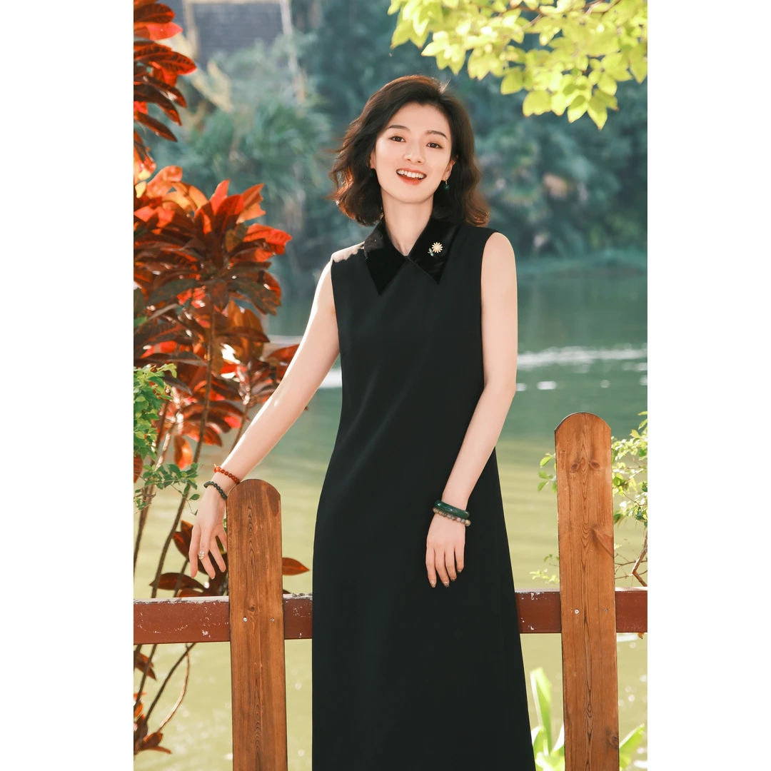 西子/【慕尼黑】醋酸丝绒polo领经典法式无袖背心连衣裙/CQHC198