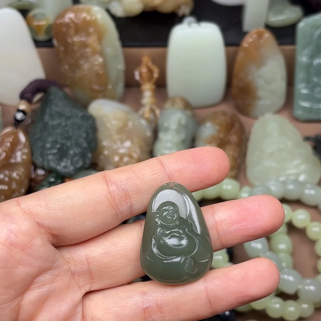 颈饰未镶嵌和田玉