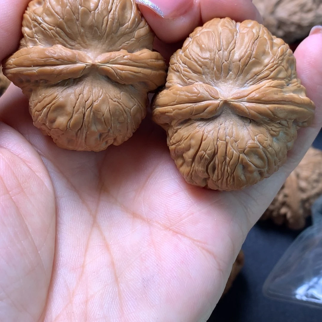 文玩核桃吊坠大*子水尖元宝150