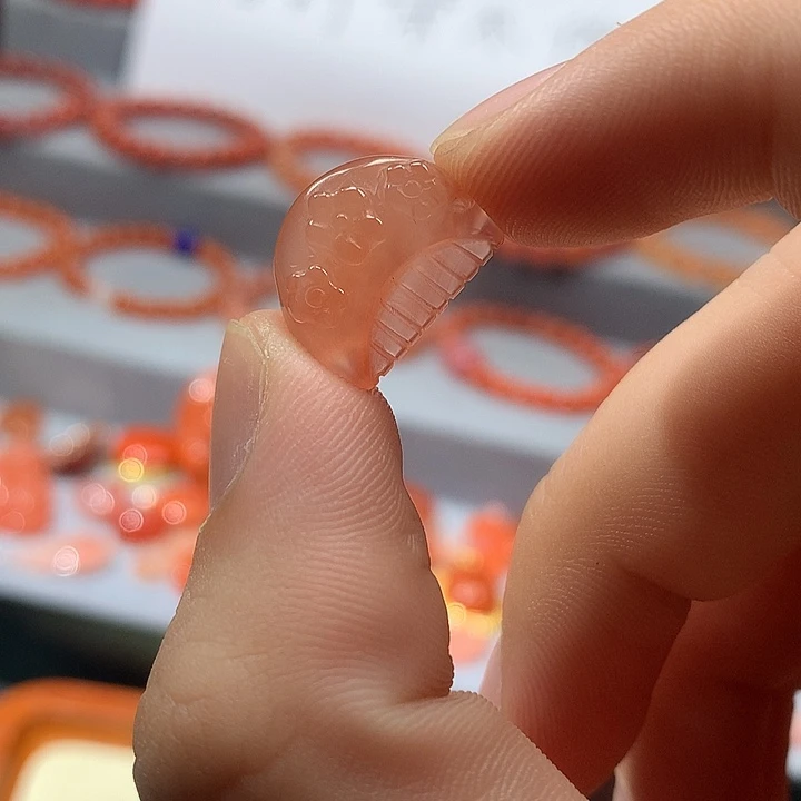 南红玛瑙未镶嵌颈饰