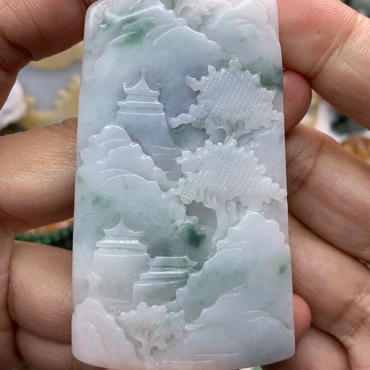 翡翠颈饰未镶嵌翡翠