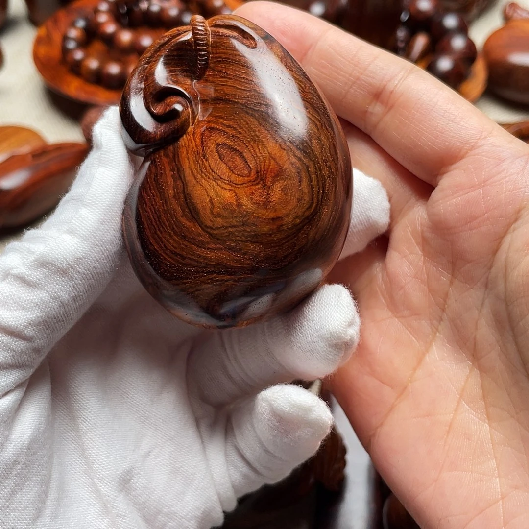 明***性黄花梨/降香黄檀把件