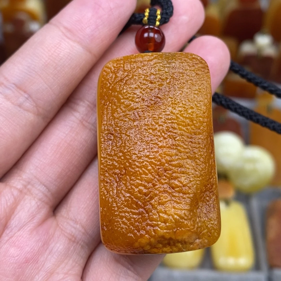 蜜蜡未镶嵌珠宝奇石