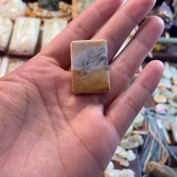 岫岩河磨玉（透闪石质玉）未镶嵌颈饰