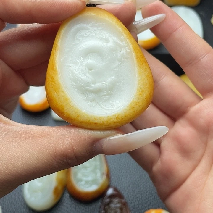 更***好和田玉未镶嵌颈饰