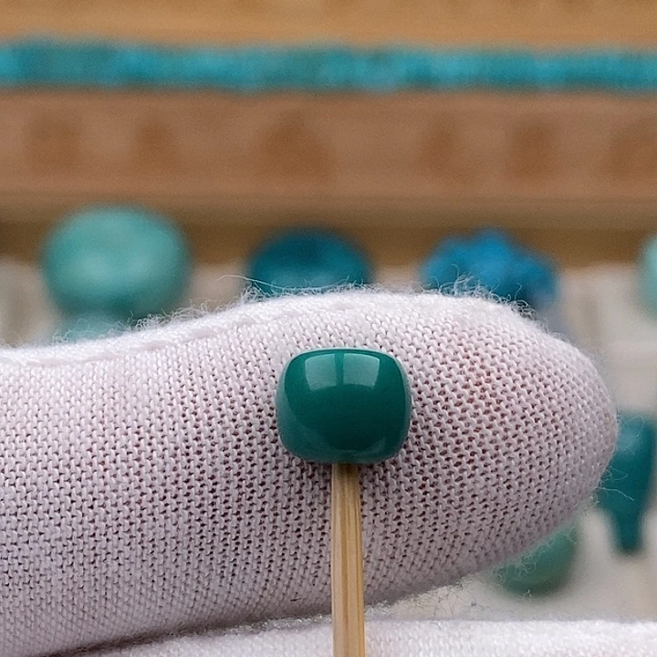 绿松石未镶嵌珠宝奇石8