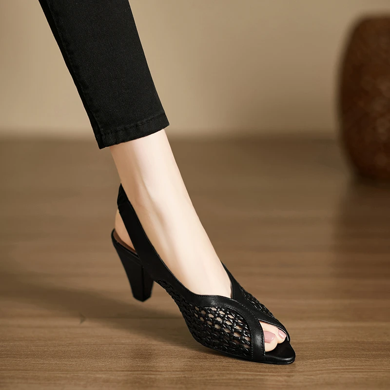 7cm~真皮粗跟凉鞋女镂空编织洞洞鱼嘴鞋2025新款气质高跟鞋妈妈鞋