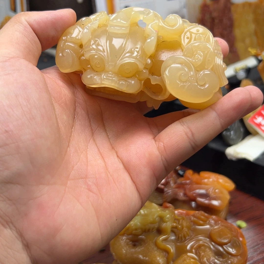 石英质玉(黄龙玉)未镶嵌多样性发货,发其一