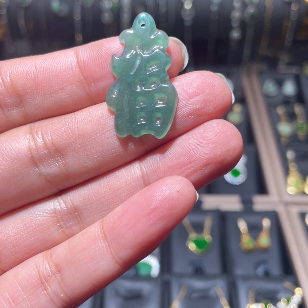 翡翠未镶嵌颈饰天然翡翠