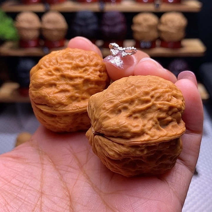 文玩核桃把件龙脊妖蟾42