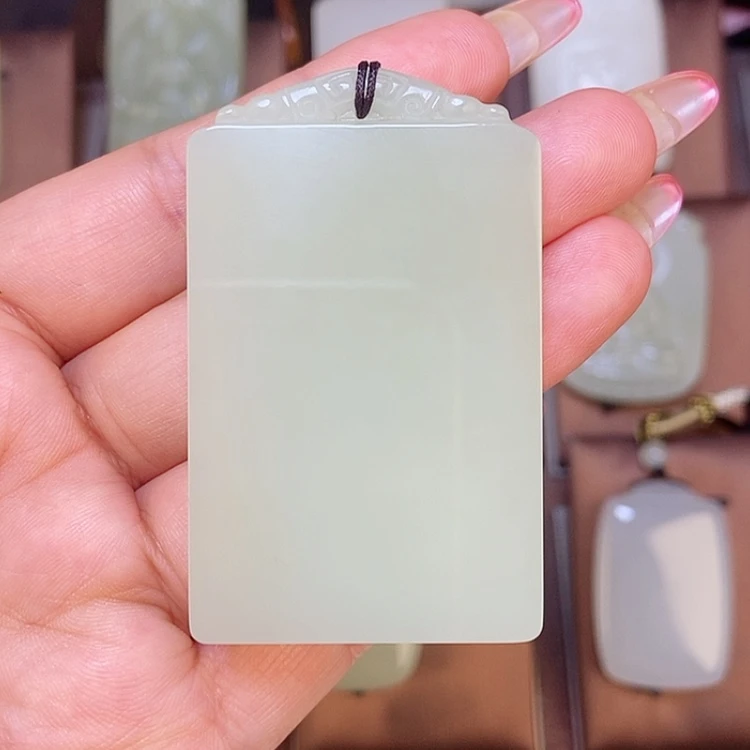 【闪购商品】颈饰未镶嵌和田玉