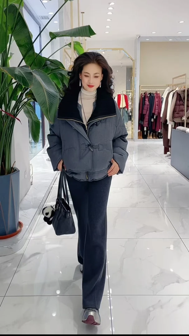 350051灰色休闲羽绒服