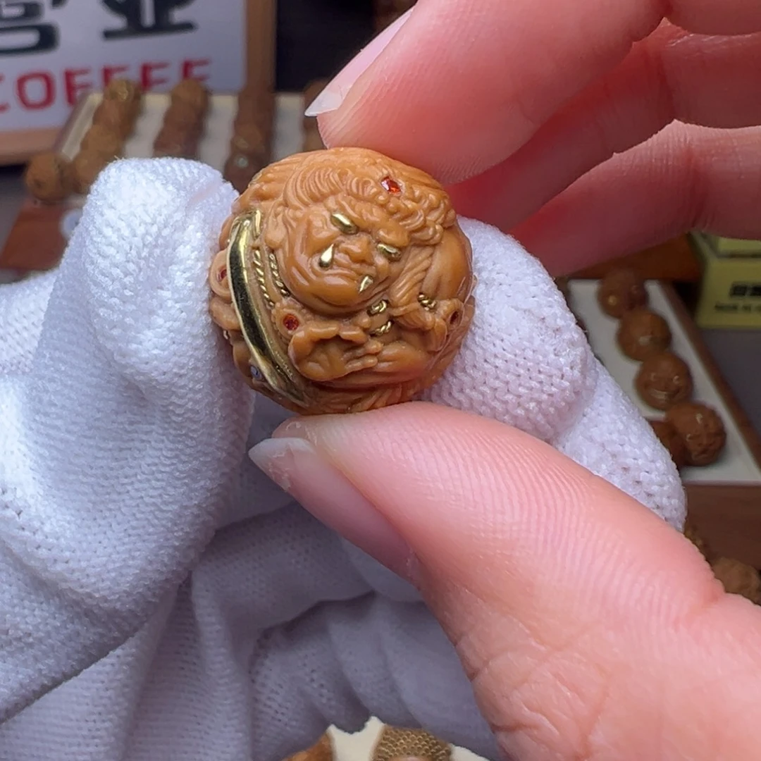 猴头核桃把件镶嵌款靠山全品有正常封口线