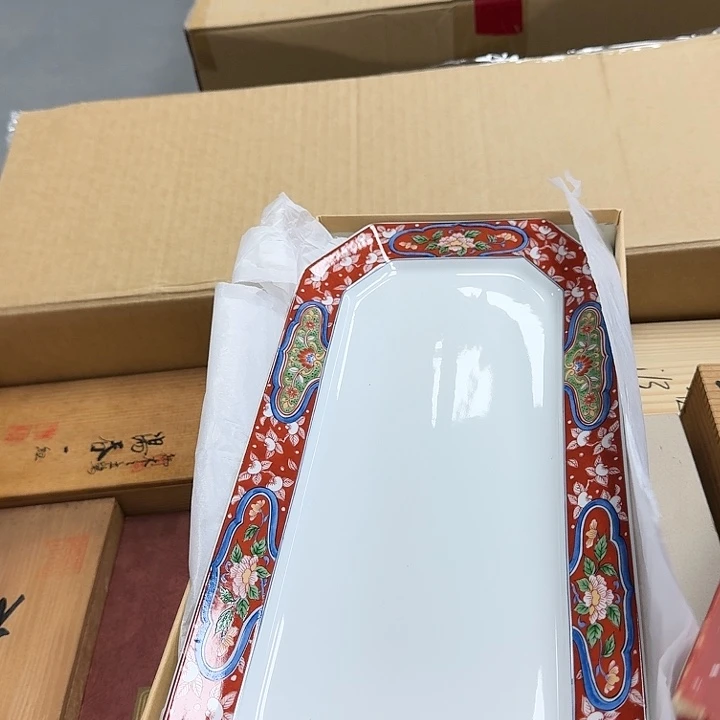 晴*瓷器。