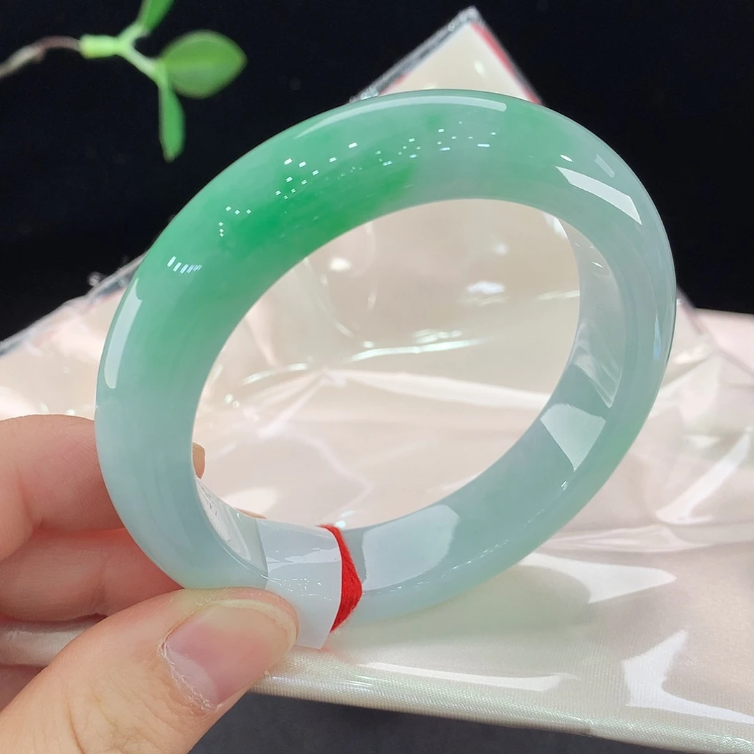 翡翠未镶嵌手镯0193