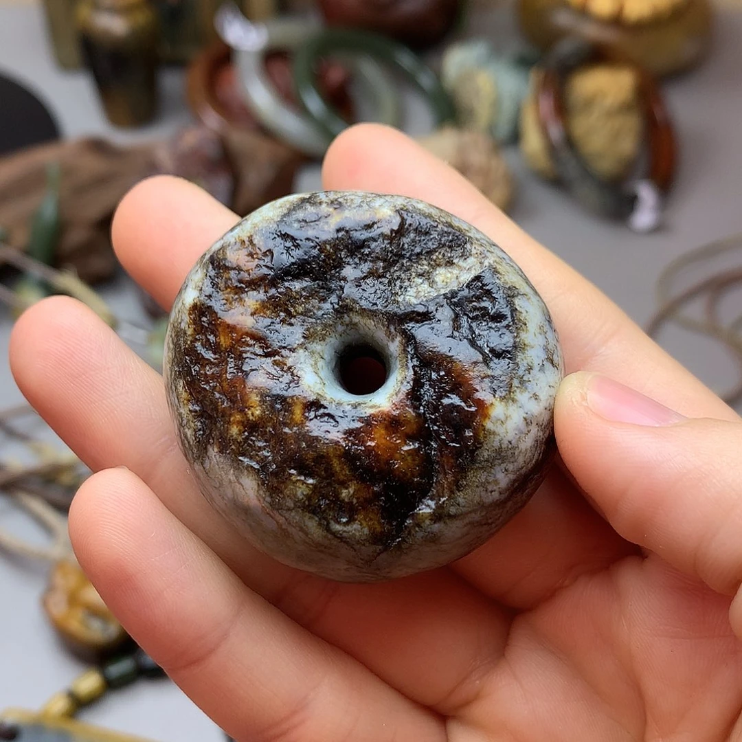 透闪石质玉挂件未镶嵌非*流