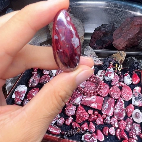 【闪购商品】天然辰砂天然原矿朱砂吊坠