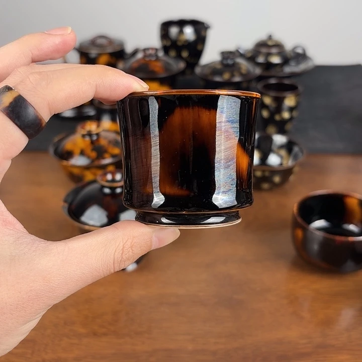 瓷玳瑁釉小容天杯