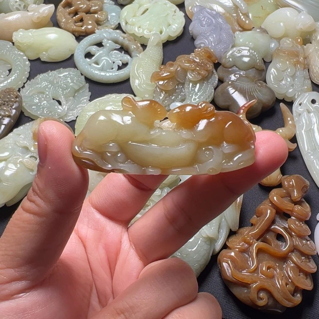 湿***婆和田玉未镶嵌颈饰