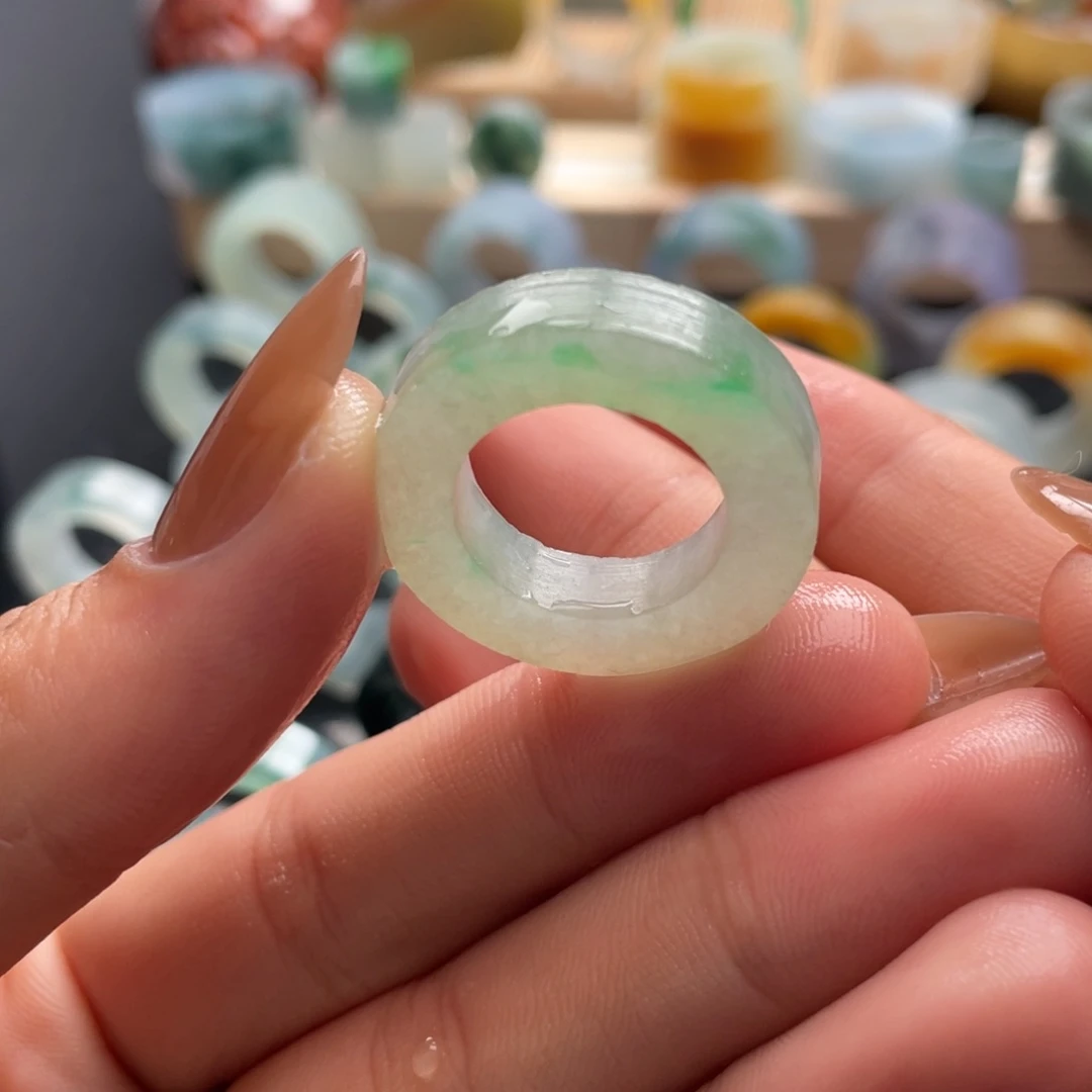 定制翡翠未镶嵌戒指