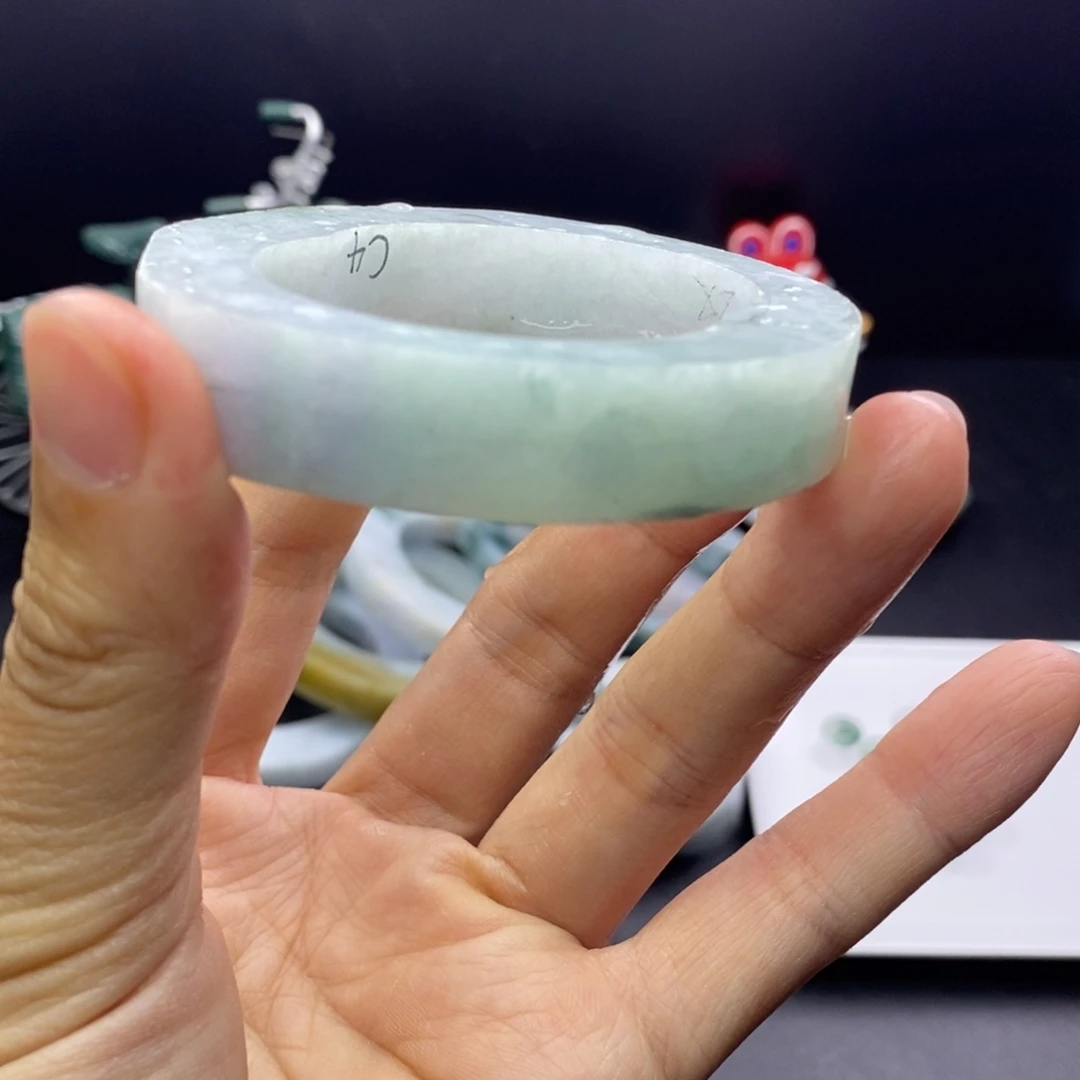 定制翡翠未镶嵌手镯