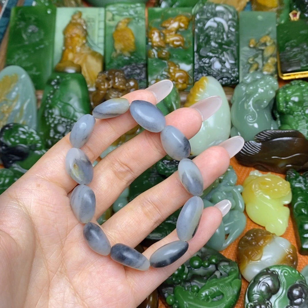 和田玉未镶嵌颈饰