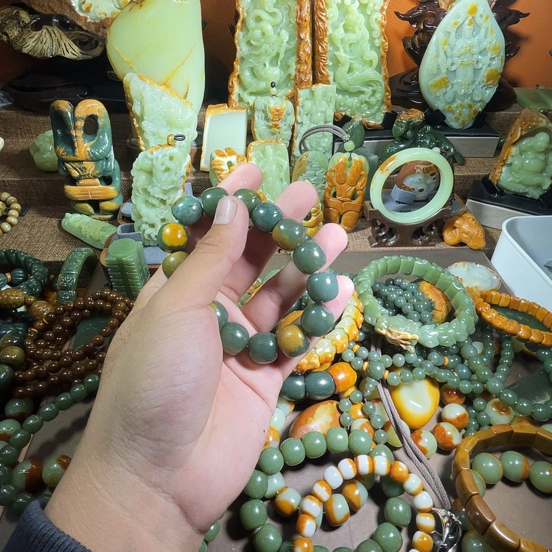 透闪石质玉未镶嵌珠宝奇石