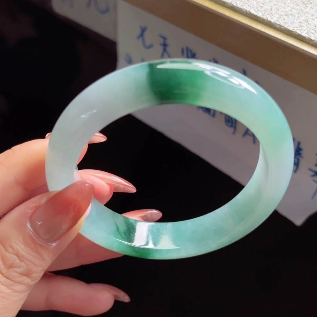 翡翠未镶嵌手镯手镯