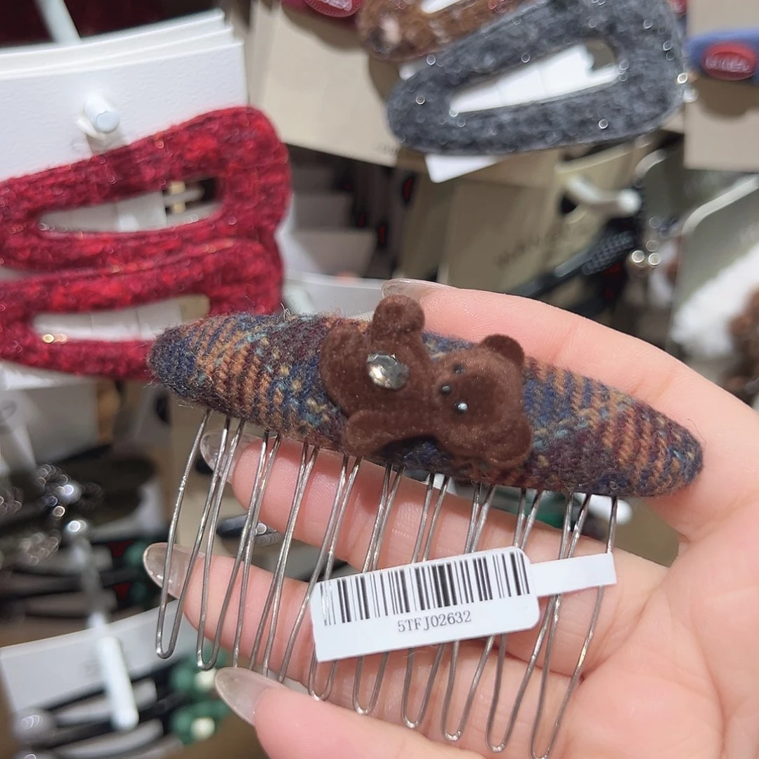 非金属深色格纹小熊插梳