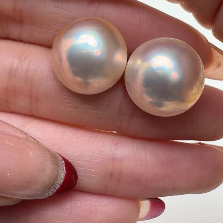 拼合珍珠（马贝珠）耳饰18K金镶嵌