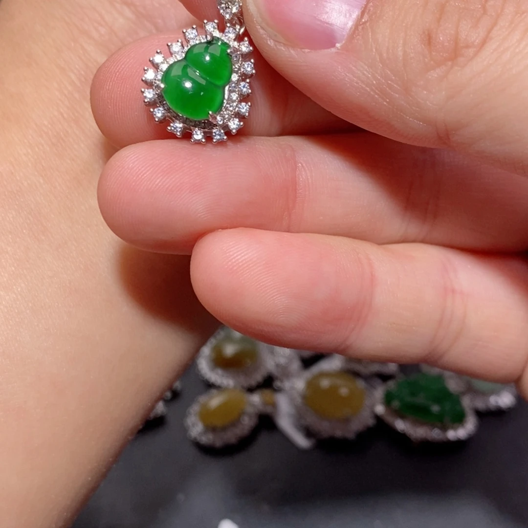 翡翠颈饰银S925镶嵌b g g j k