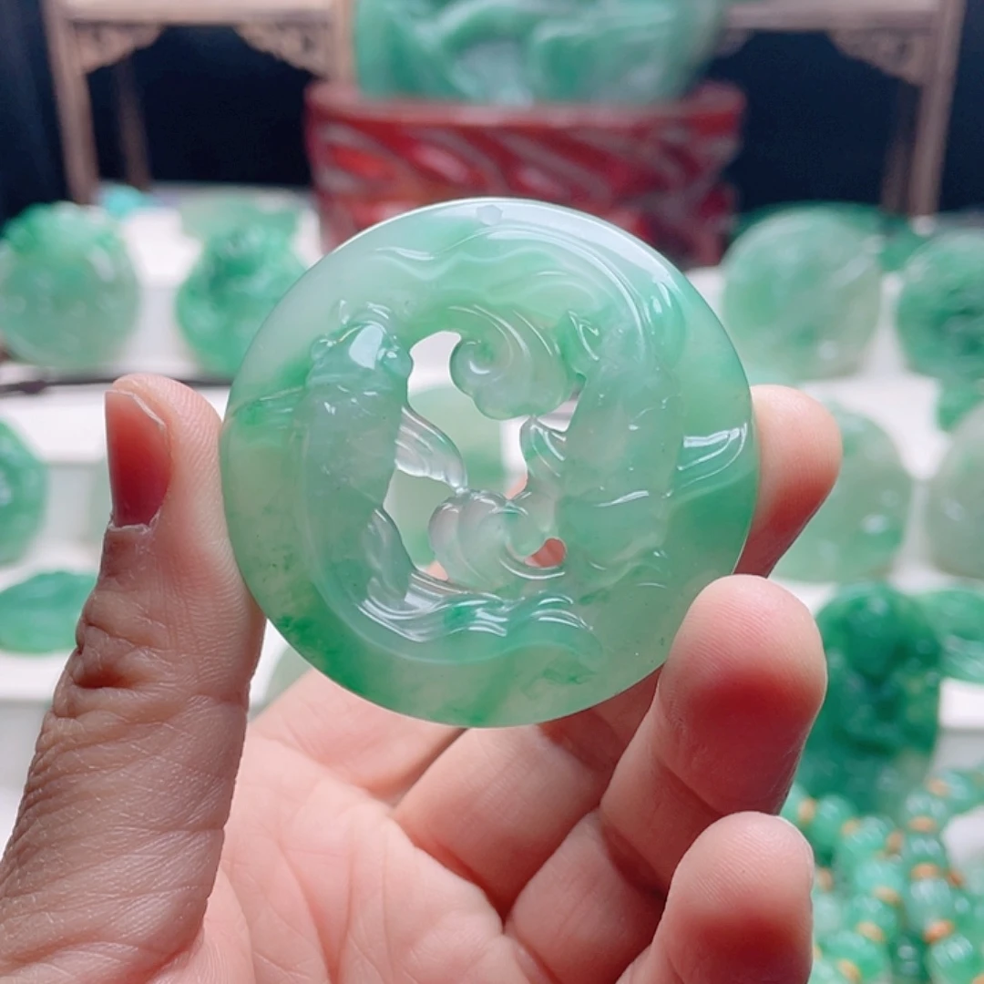 用***6石英质玉未镶嵌颈饰