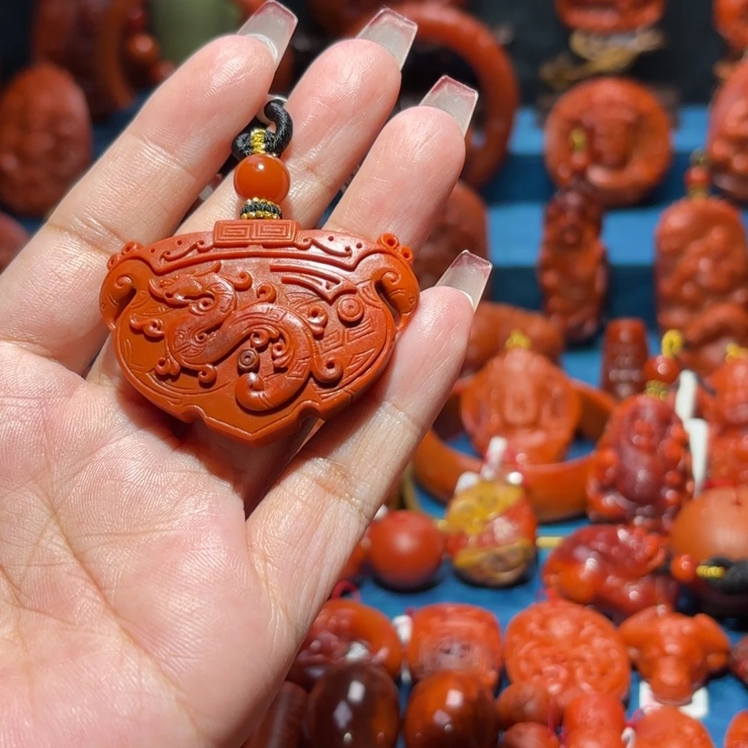 未镶嵌雕刻南红玛瑙