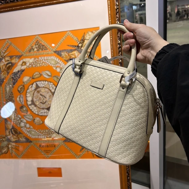 95新 GUCCI/古驰 白色牛皮压花贝壳包小号单肩包