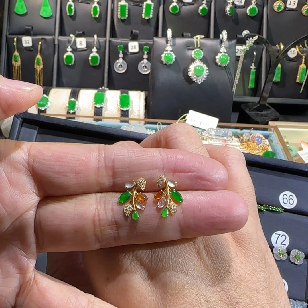 翡翠18K金镶嵌颈饰耳钉