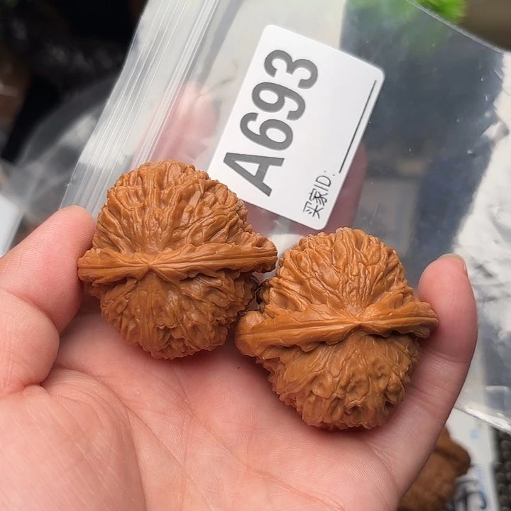 桃核把件核桃白狮子41