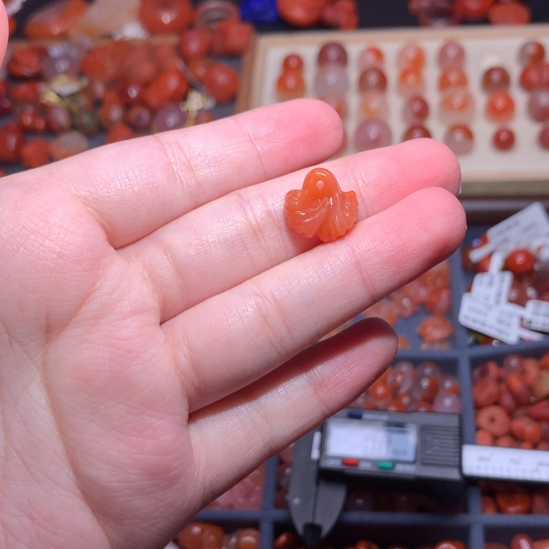 南红玛瑙未镶嵌珠宝半成品银杏叶