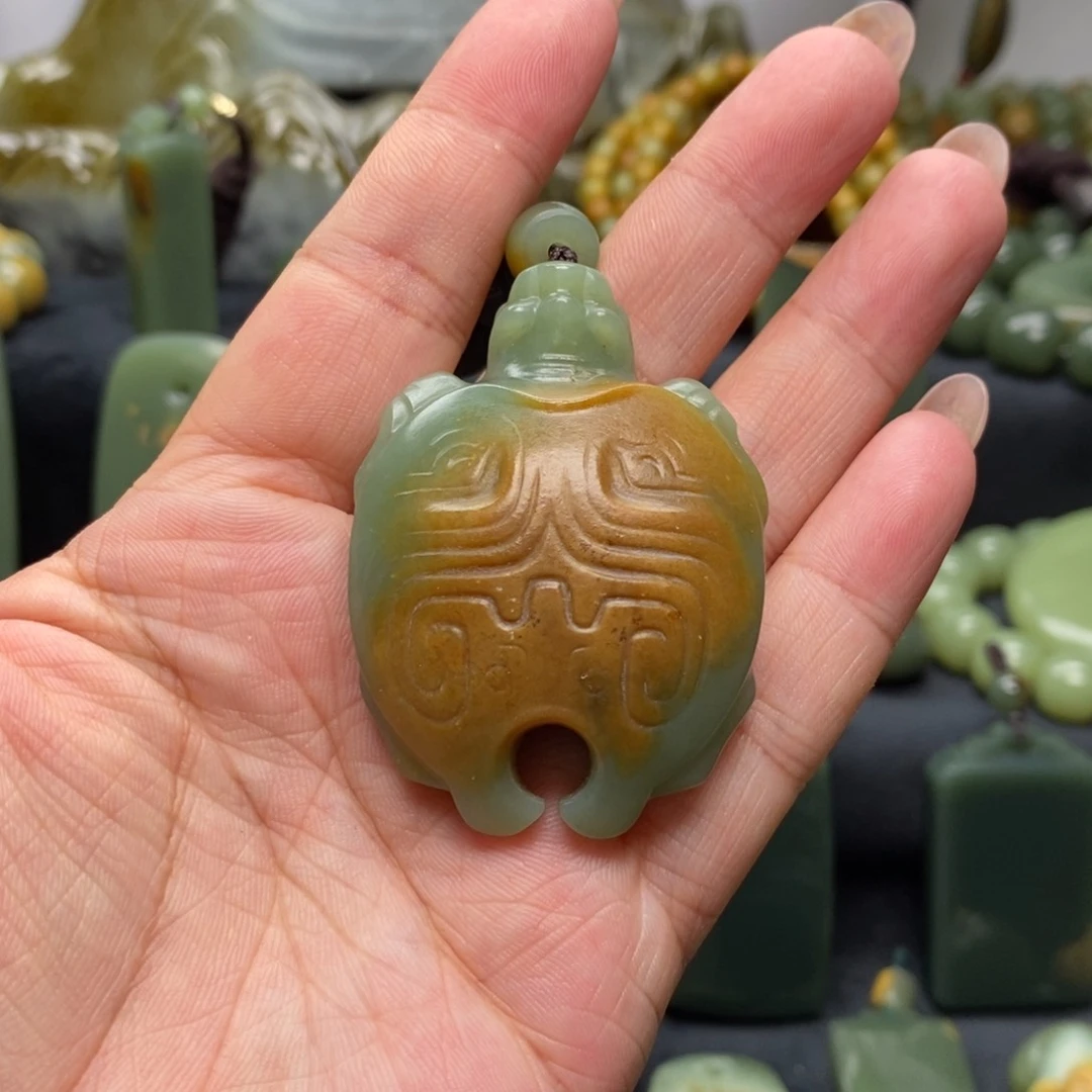 岫岩河磨玉（透闪石质玉）未镶嵌把件