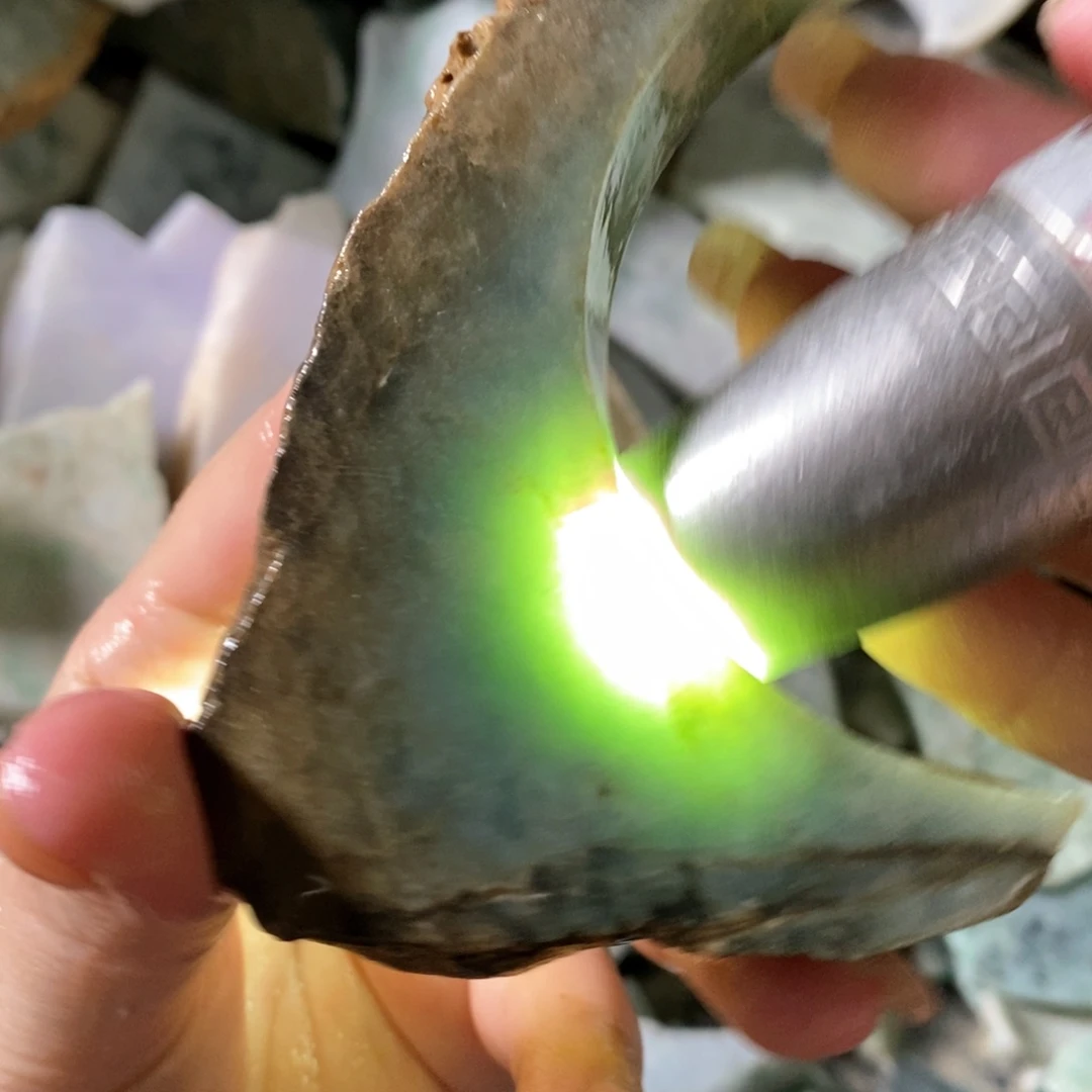 颈饰未镶嵌翡翠天然翡翠