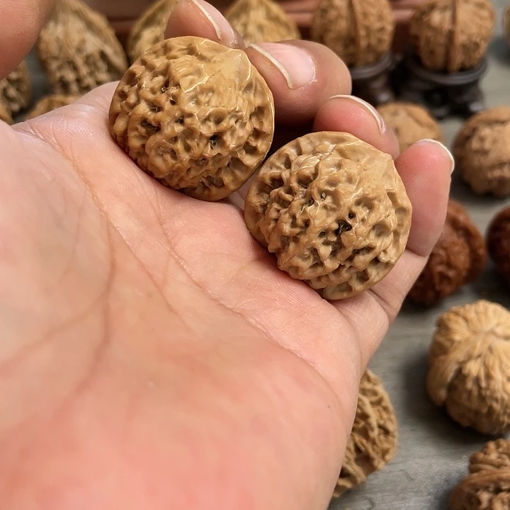 【闪购商品】文玩核桃把件秦闷32尺