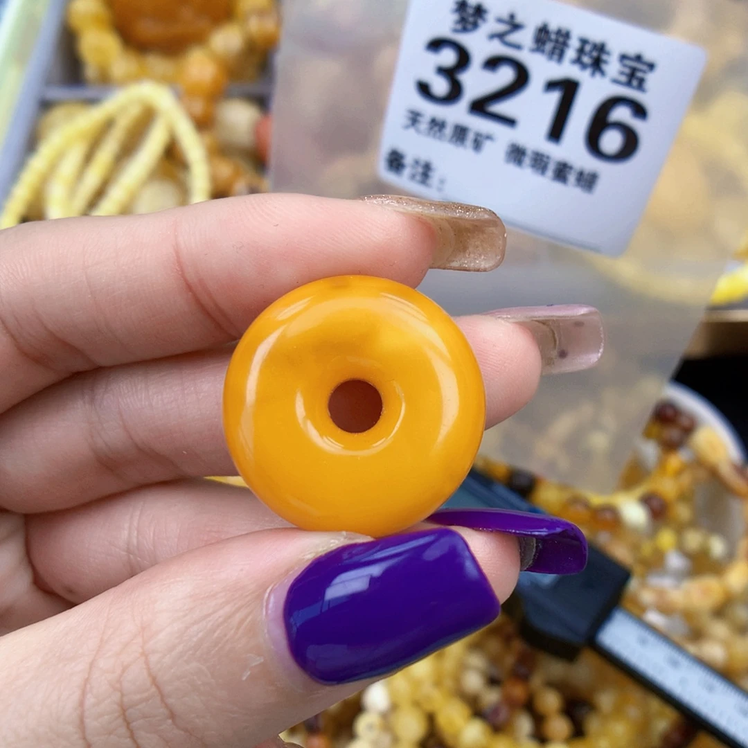 琥珀未镶嵌珠宝奇石24